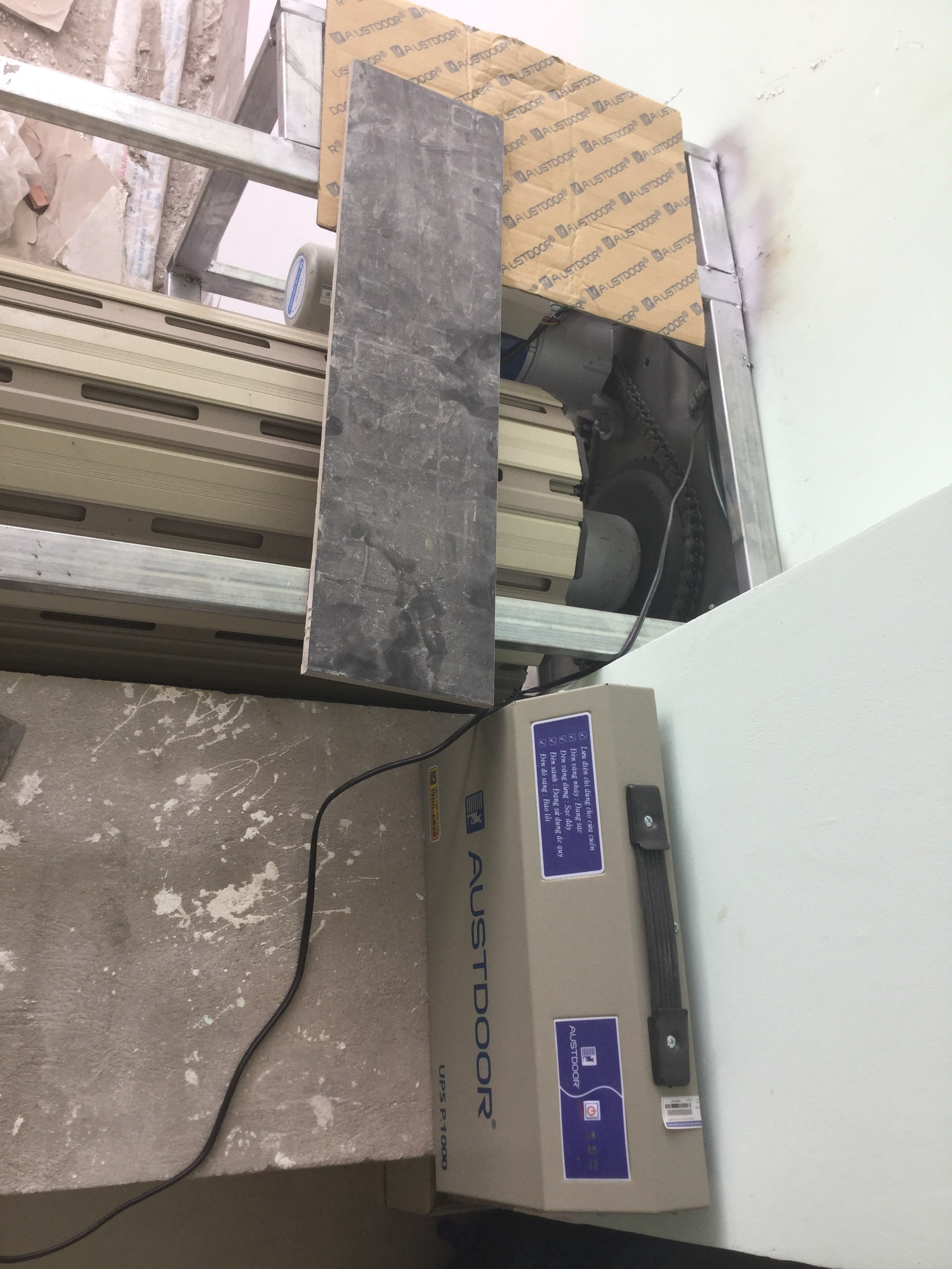 bình lưu điện austdoor P1000